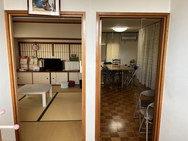 古口さんの この一枚「皆さんの帰られた後の2階です。さっきまで子どもたちが遊んでいました。普通の住宅でしたが、今は、使いやすい大切な私たちの会堂です。」