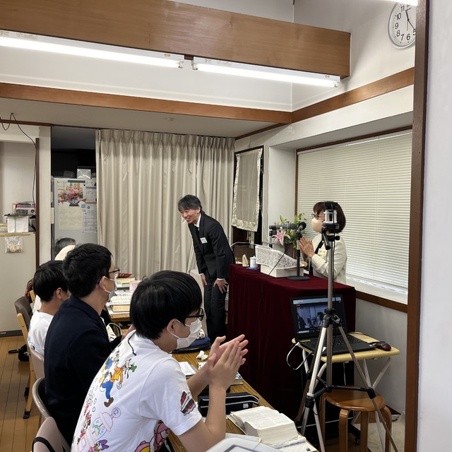 本日の礼拝は、神戸改革派神学校より牧田創神学生がお越しくださり、ご奉仕してくださいました。楽しい感謝な一日でした。