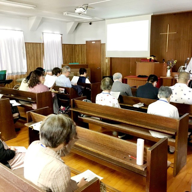 2024年10月12日埼玉地区合同婦人会の「役員によて建てられる教会」川栄智章牧師による講演の様子。