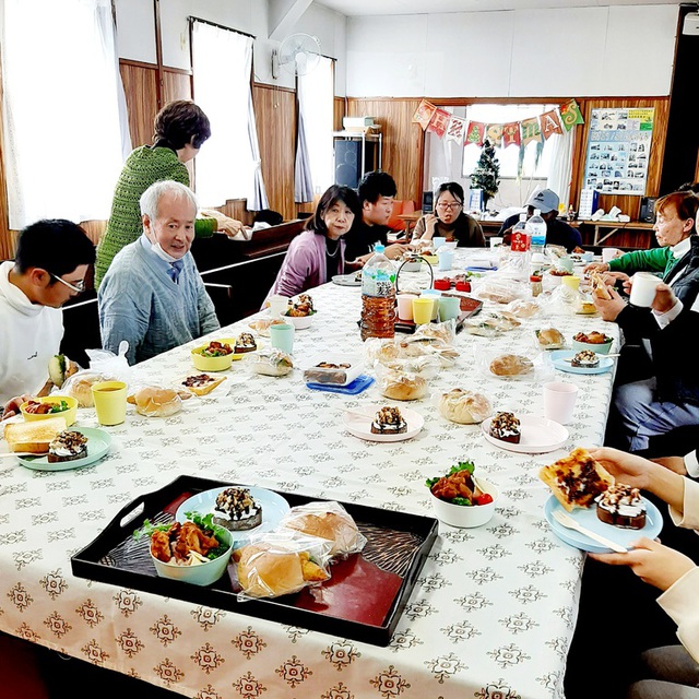 クリスマス愛さん会の様子。