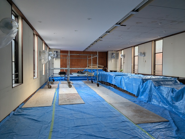 サンディさんの この一枚「2階礼拝堂の天井が工事が13日から始まっています。」