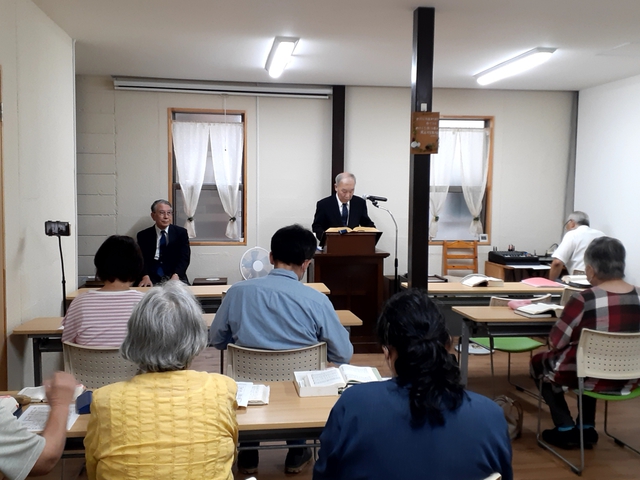 サンディさんの この一枚「岡山西伝道所の田村英典先生により礼拝をおささげいたしました(講壇交換6/30)」