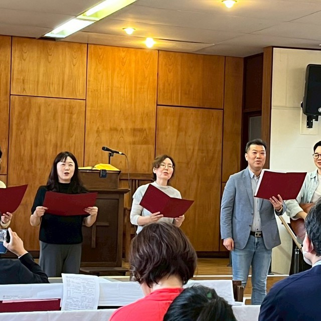 セジュンアン教会訪問団の皆さまによる特別讃美(宗教改革記念礼拝)